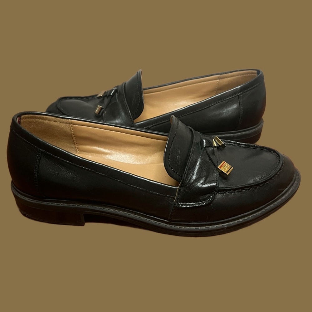🖤👞Preppy Tommy Hilfiger Black Leather Loafers👞🖤